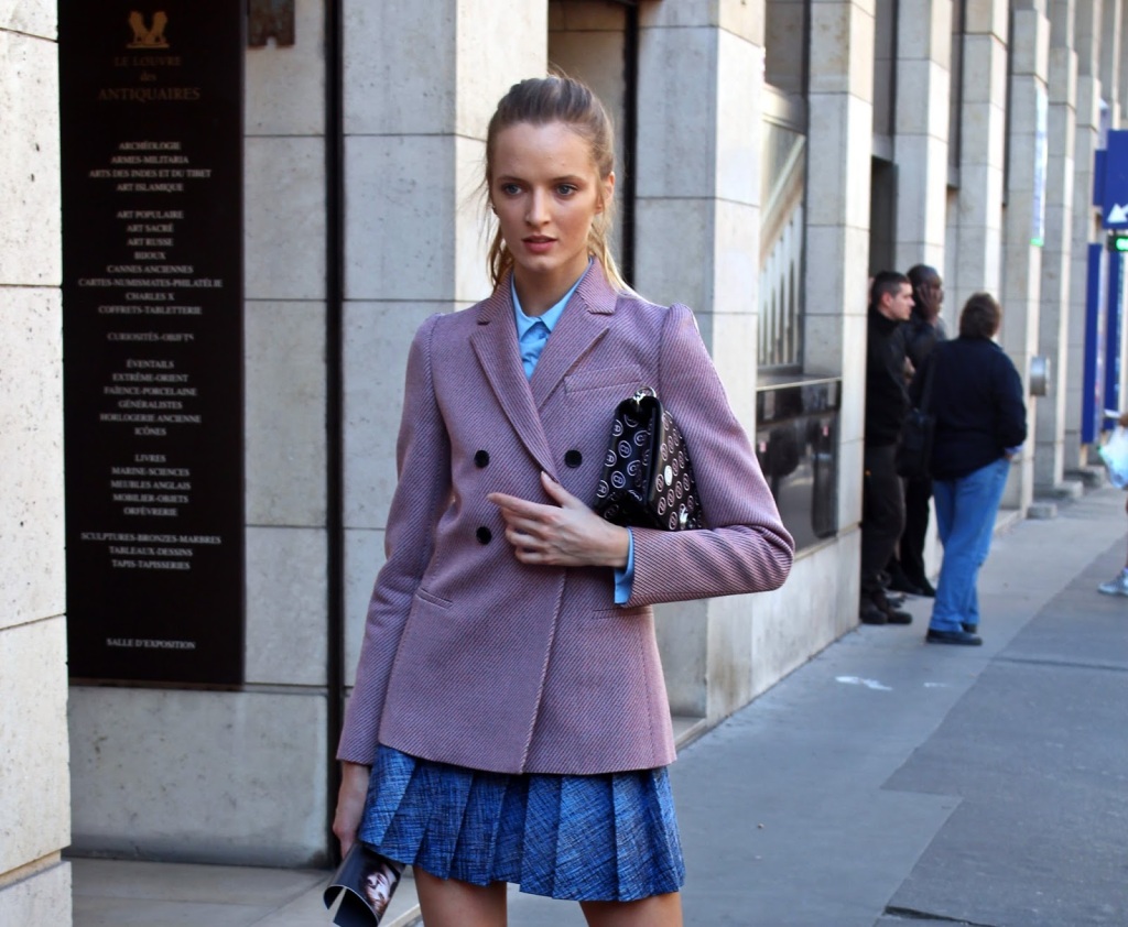 why you should wear mini skirts this saison…